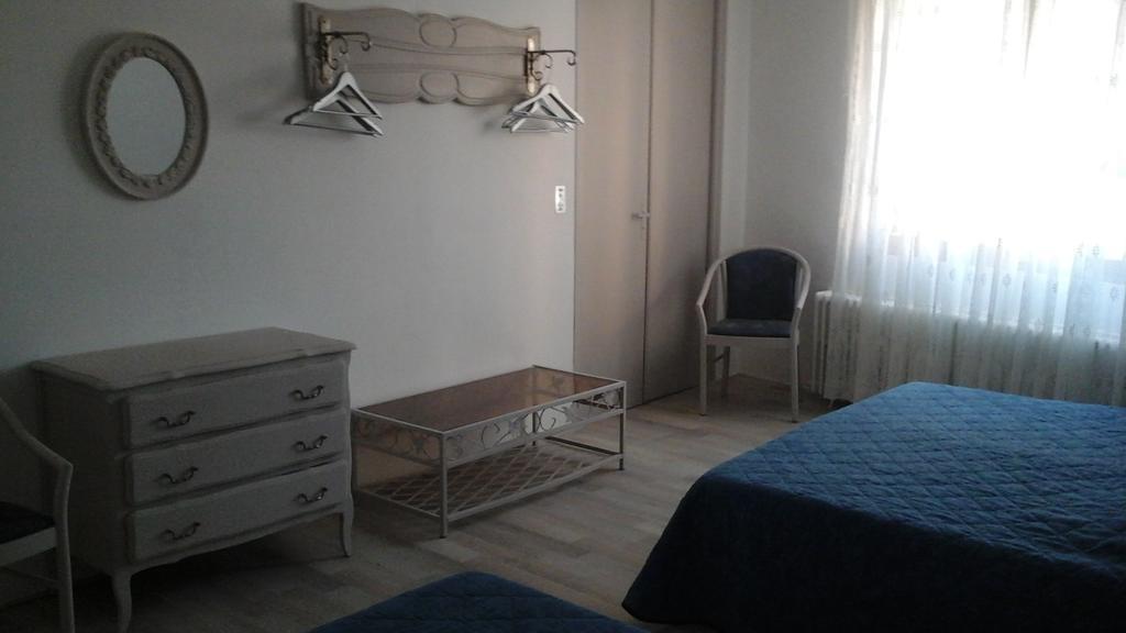 Le Presbytere Bed and Breakfast Rivesaltes Habitación foto