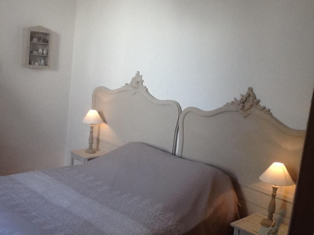 Le Presbytere Bed and Breakfast Rivesaltes Habitación foto