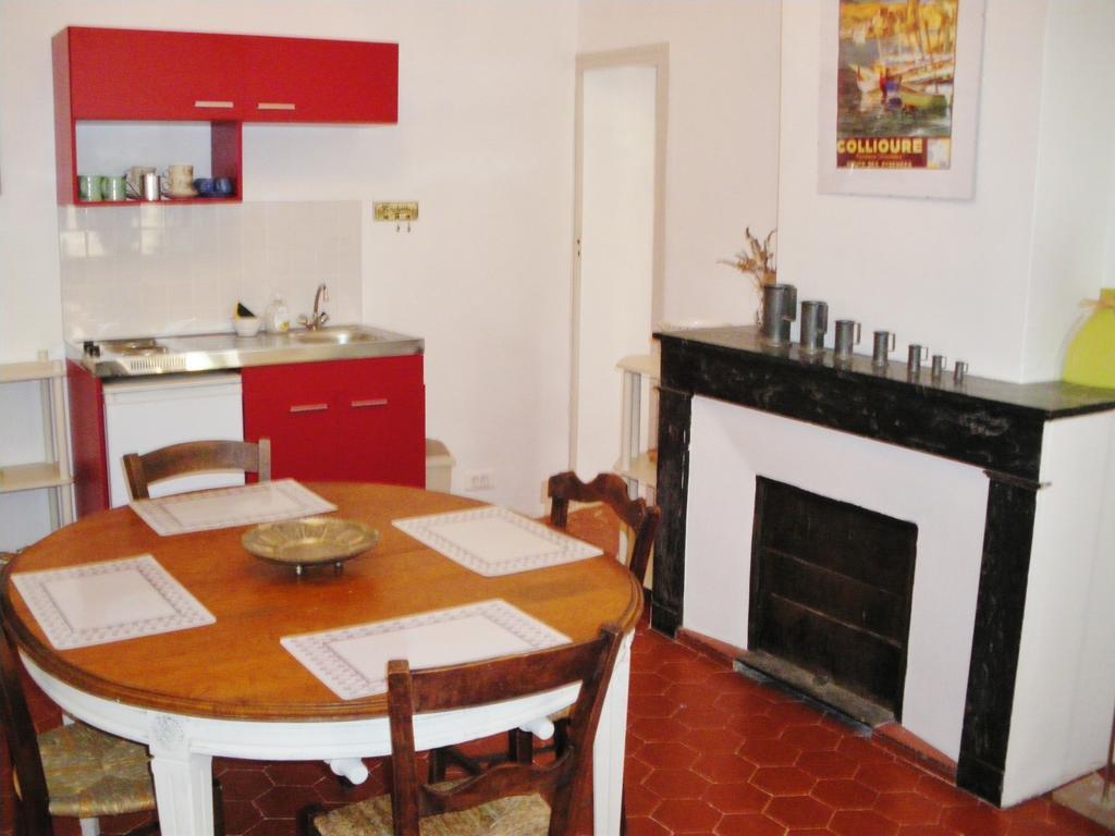 Le Presbytere Bed and Breakfast Rivesaltes Habitación foto